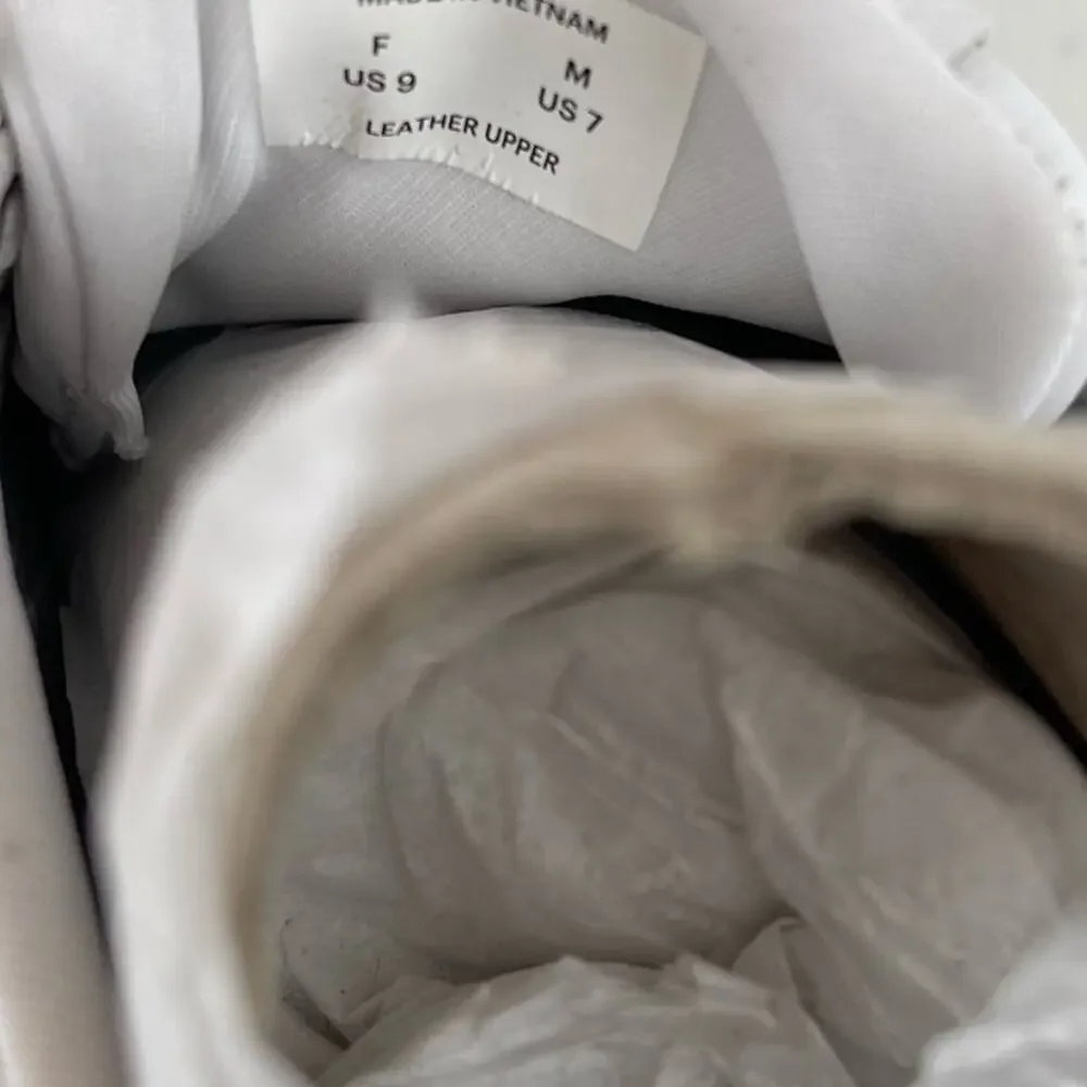Right‎ Shoe Only Everlane ReLeather Court Sneaker White Women's 9 Men's 7